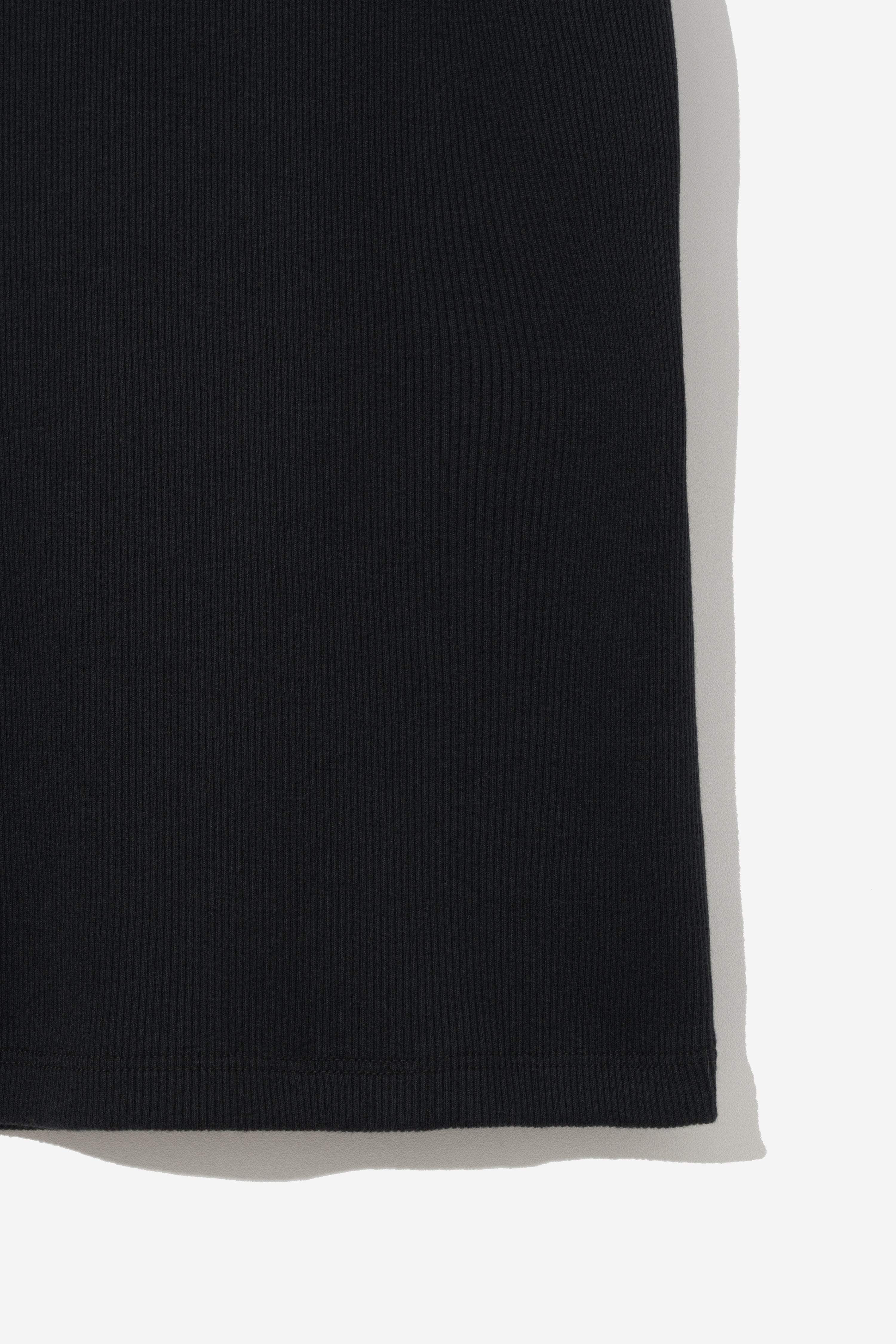 Fine Ribbed Henley T-Shirt - Black
