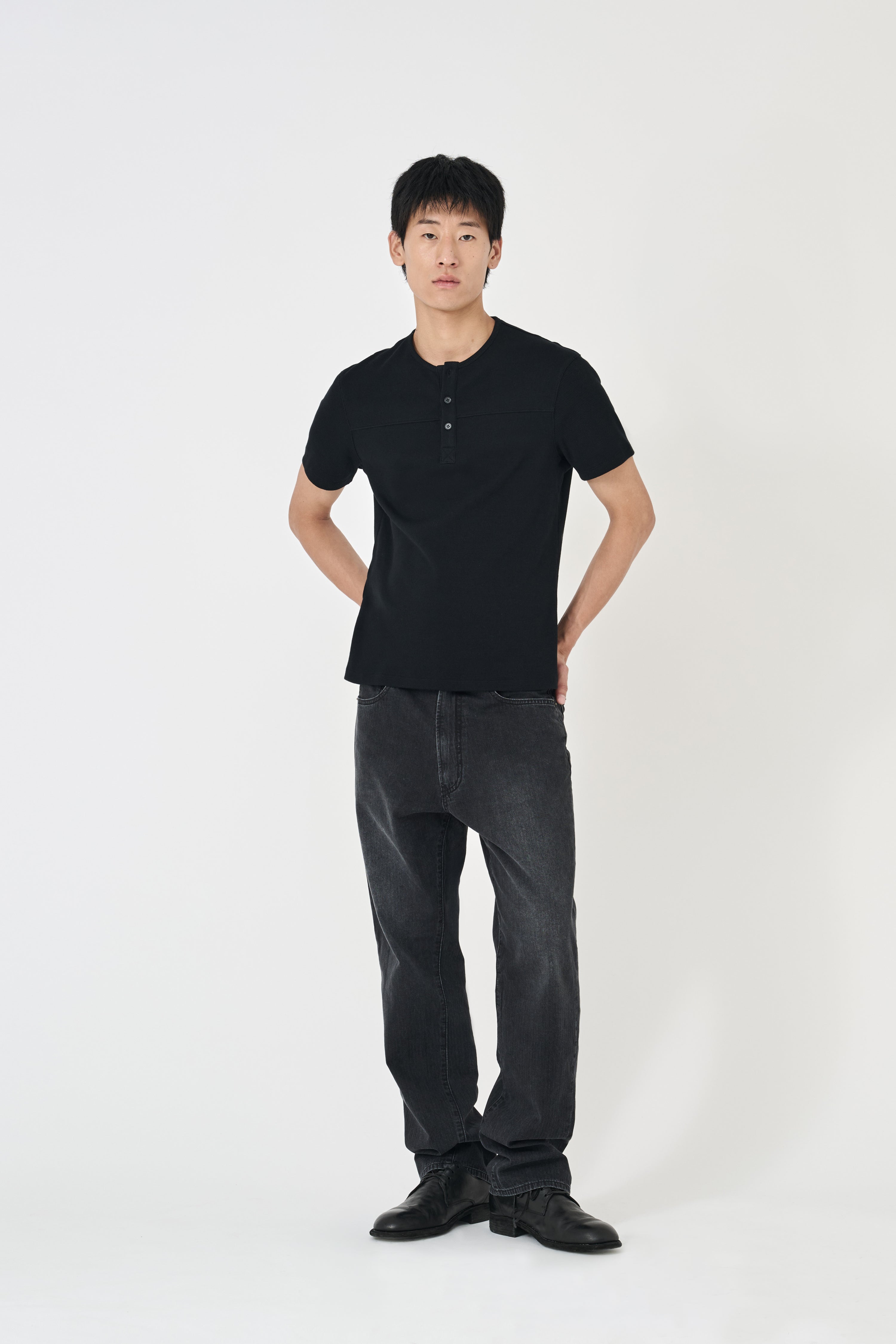 Fine Ribbed Henley T-Shirt - Black